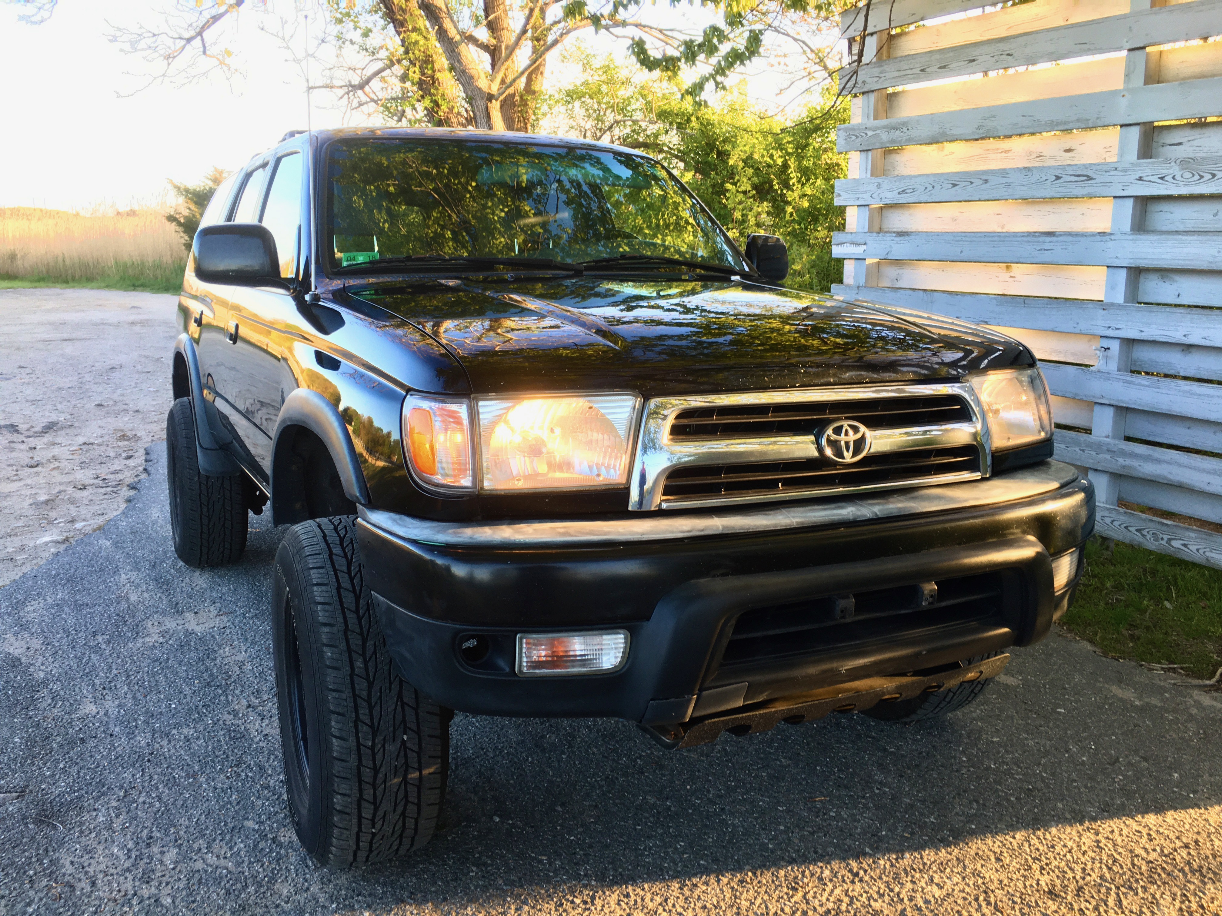 Go Motors Niantic, CT Purveyors of 3rd Generation Toyota 4Runners and other lengedary classics